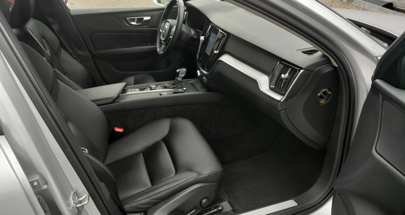 Volvo V60 cena 98277 przebieg: 133000, rok produkcji 2018 z Międzyrzecz małe 742